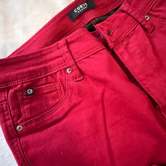 Women’s red jegging type pants - Picture 2 of 4